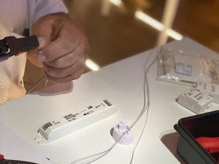 Techniciens en électronique