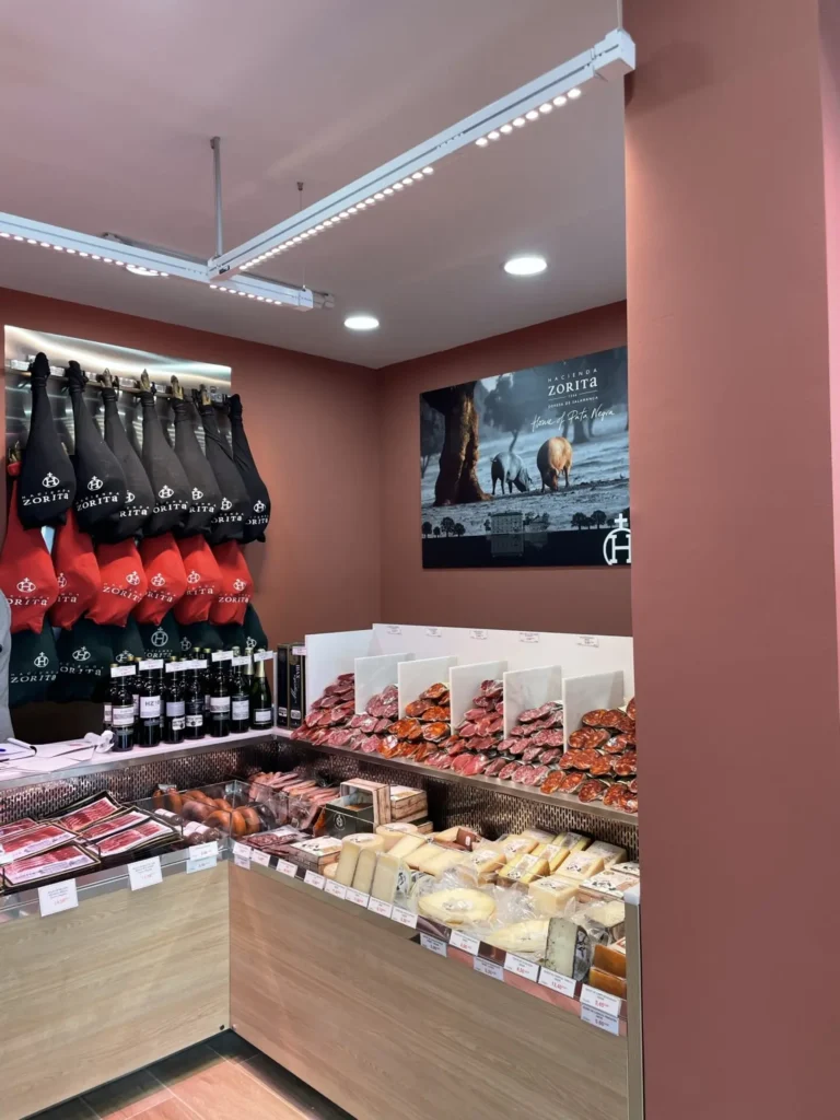 iluminacion-para-jamoneria-768x1024