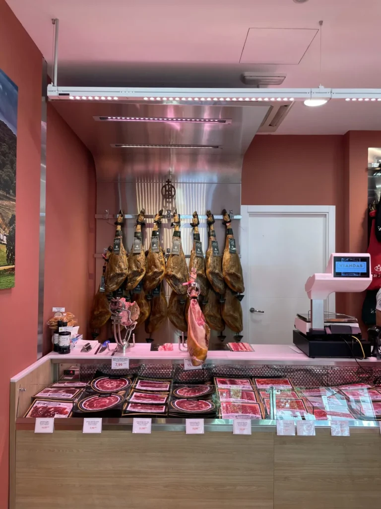 iluminacion-para-jamoneria-viandas-de-salamanca-768x1024
